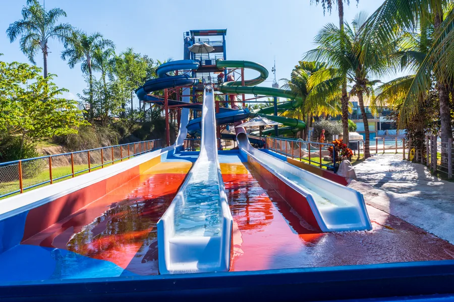 Toboáguas radicais do Náutico Praia Clube